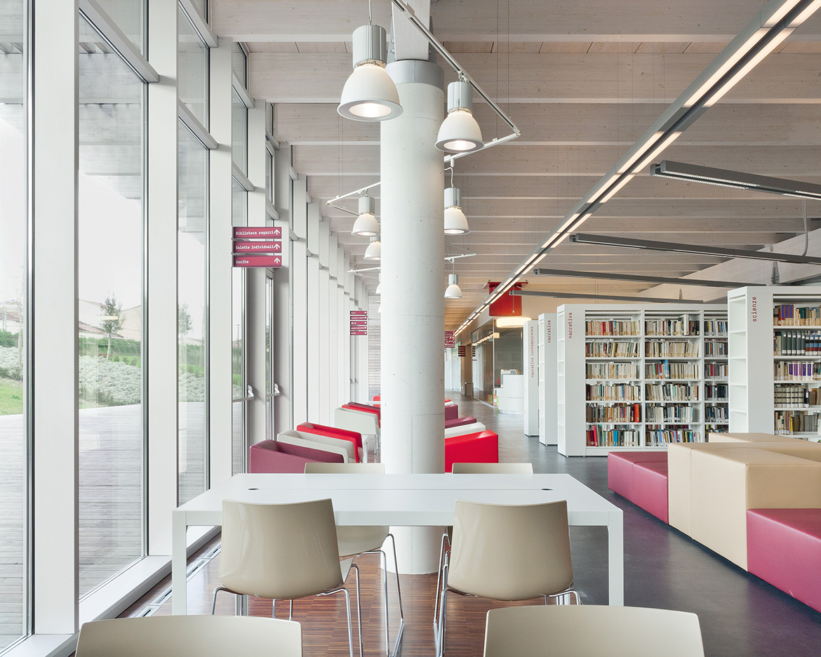 办公椅|现代真皮会议椅|办公火狐官方网站|火狐HUOHU（中国）火狐官方网站|Saari 餐椅/会议椅